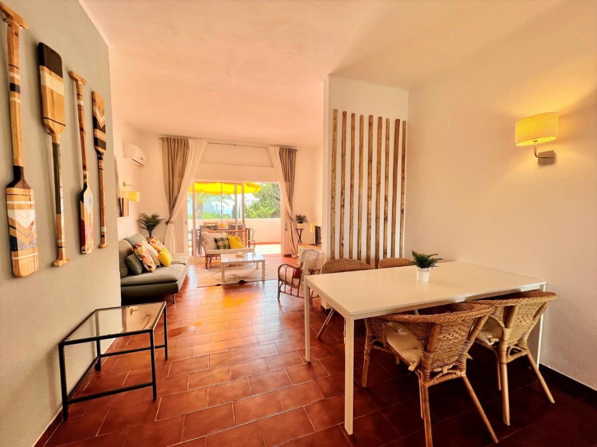 Twins 2 With Pool By Homing Apartamento